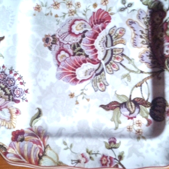 222 Fifth 5 inch Square Dish  Gabrielle Cream Fine China - Picture 2 of 4